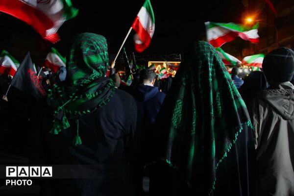 فلاردی‌ها یک صدا برای بیعت با رهبر جدید امت به خیابان‌ها آمدند
