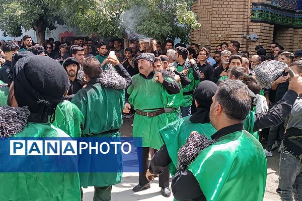 عزاداری مردم کرمانشاه در تاسوعای حسینی
