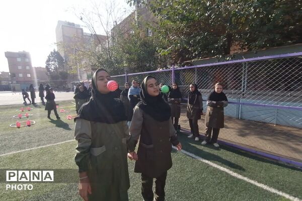  ایستگاه‌ نشاط و شادی در دبستان رضوان