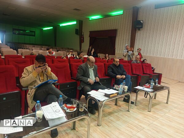 جشنواره فرهنگی هنری دربخش تئاتر عروسکی ونقالی خوانی ویژه پسران ابتدایی 