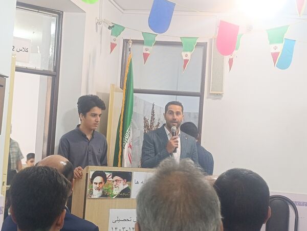 جشن جوانه‌های دبیرستان دوره اول نمونه دولتی پژوهش آشخانه