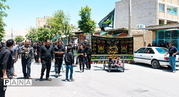 حضور گسترده مردم چهارمحال و بختیاری در مراسم عاشورای حسینی