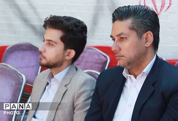 جشن عاطفه‌ها در دبستان دخترانه عفاف ناحیه یک مشهد