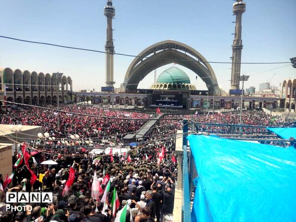 مصلی امام خمینی(ره) تهران میزبان آیین باشکوه وداع با پیکر مطهر رهبر شهید