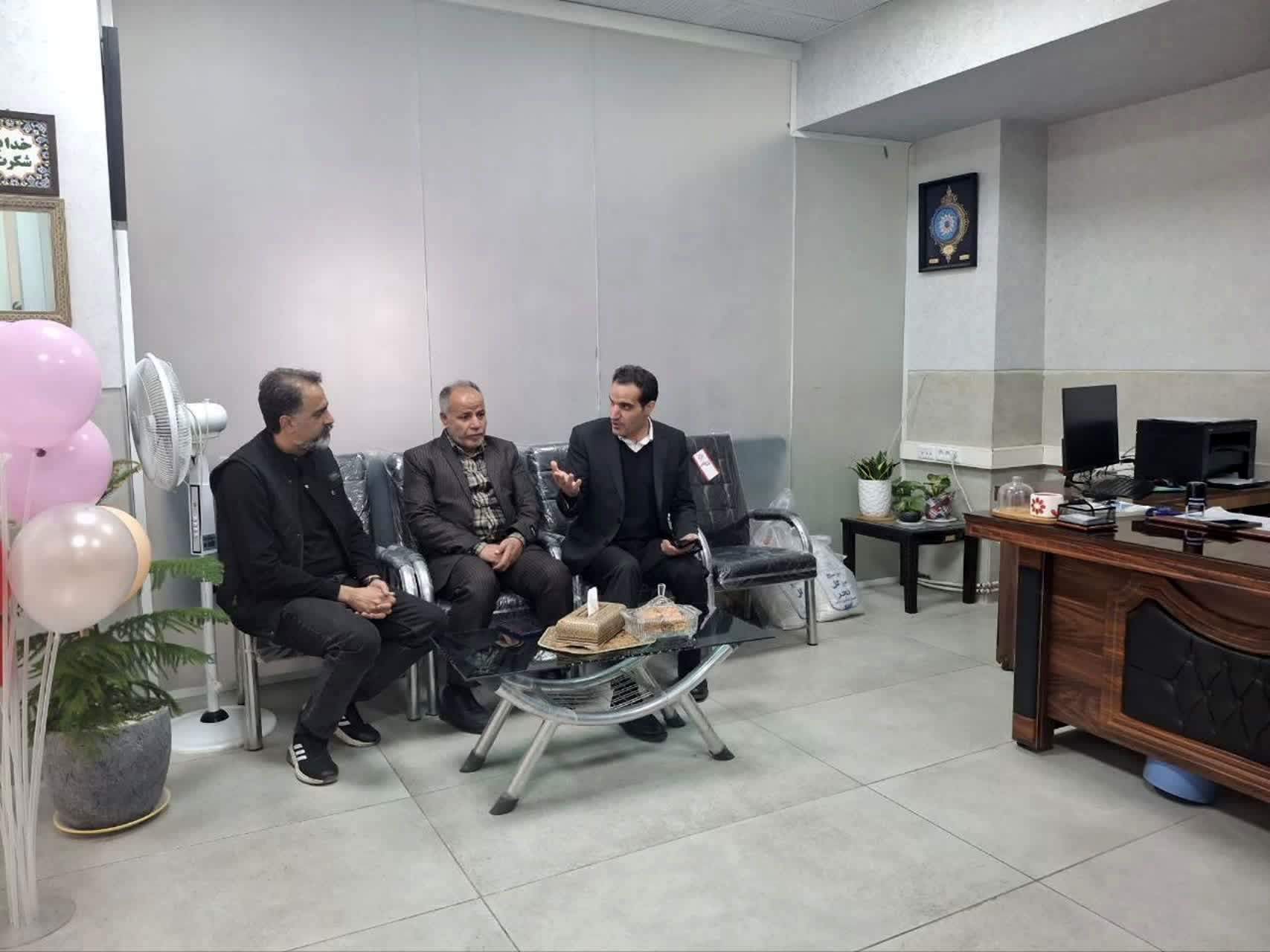 بازدید رئیس آموزش‌ و پرورش ناحیه ۲ از دبیرستان رحمت آیین یک