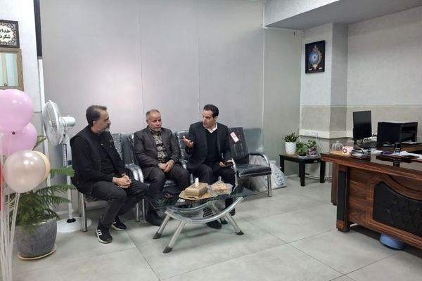 بازدید رئیس آموزش‌ و پرورش ناحیه ۲ از دبیرستان رحمت آیین یک