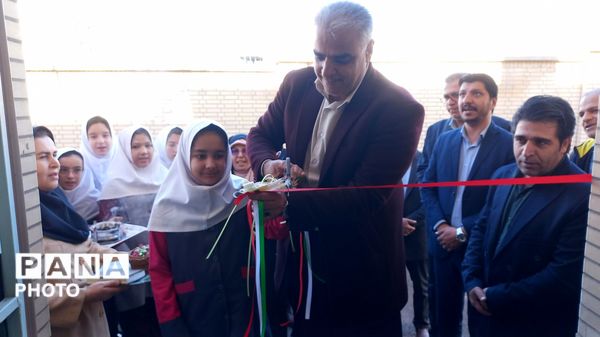 افتتاحیه کافه دخترانه «بابونه» در شهرکرد