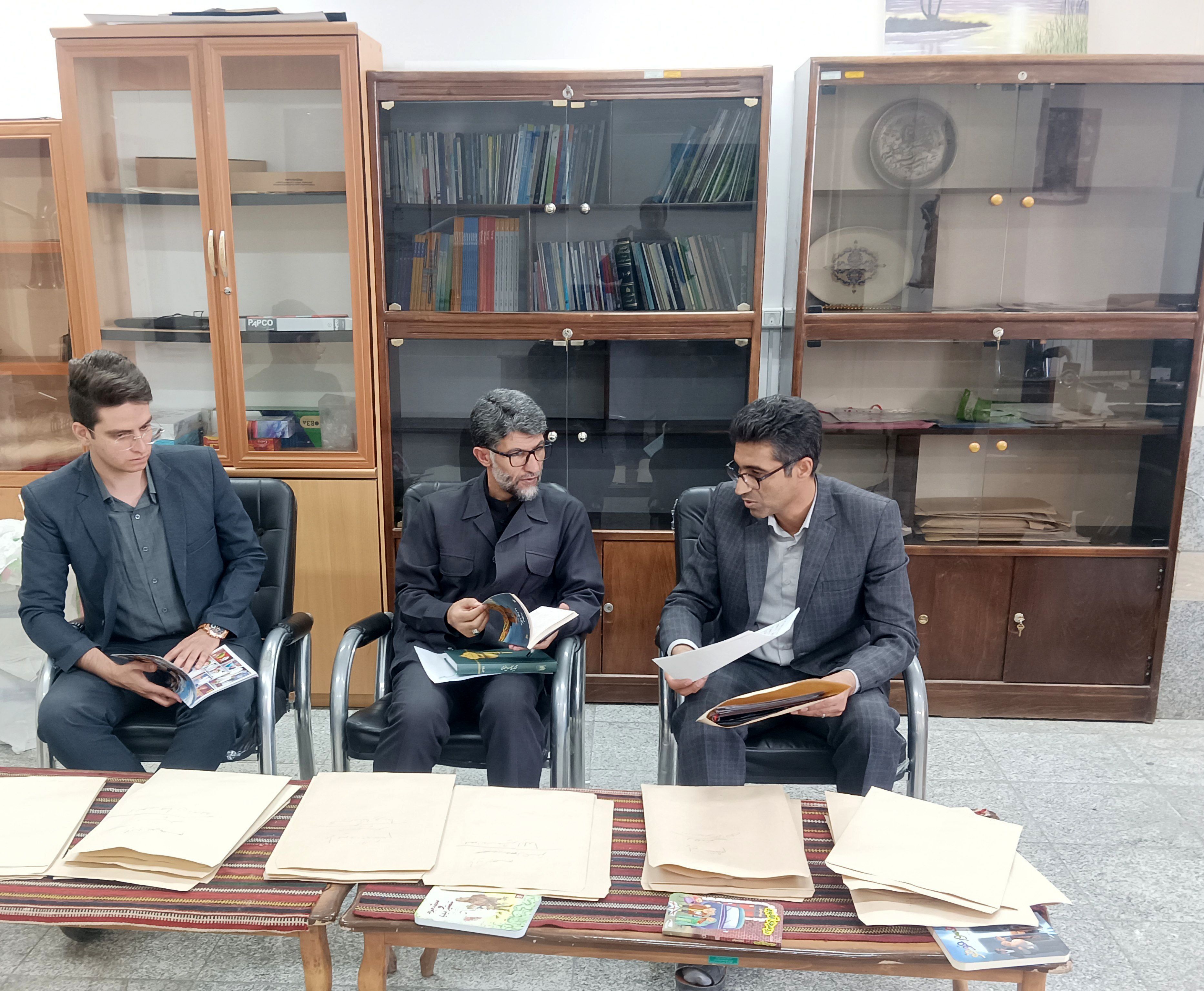 آغاز به کار دبیرخانه استانی هفتمین جشنواره کتابخوانی «کتاب‌نوش»