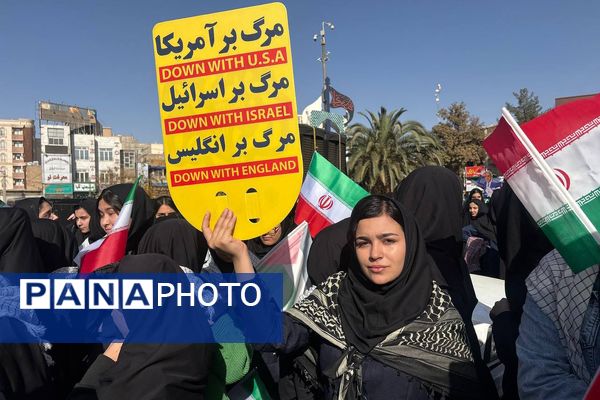 فریاد استکبار ستیزی از ورامین طنین انداز شد