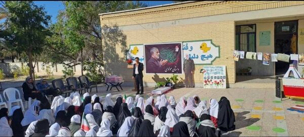مراسم بزرگداشت سردار سلیمانی در مدرسه مولوی فین