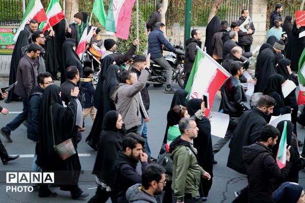 بدرقه پیکر مطهر شهدای حملات آمریکایی - صهیونیستی