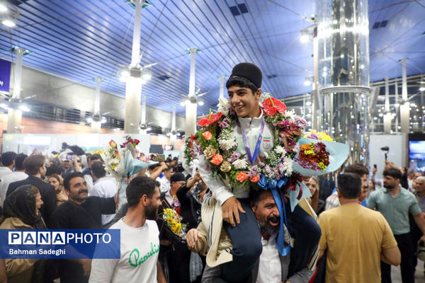 آیین استقبال از کاروان ورزشی دانش‌آموزی امید ایران از رقابت‌های ژیمنازیاد صربستان