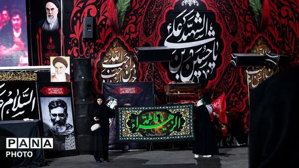 وداع باشکوه فرهنگیان، دانش‌آموزان و مردم منطقه ۱۷ با رهبر شهید ایران