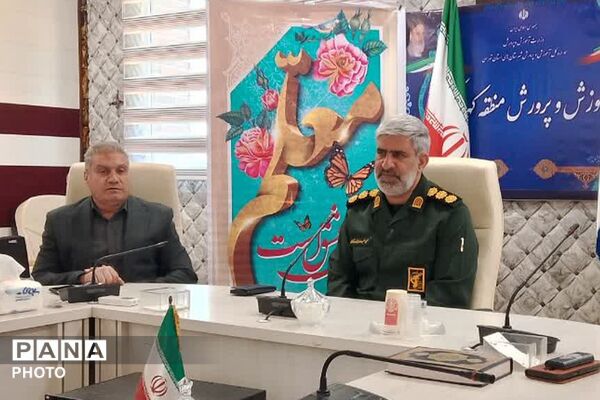 دیدار فرمانده سپاه ناحیه حضرت روح‌الله (ره) با رئیس اداره آموزش و پرورش کهریزک 