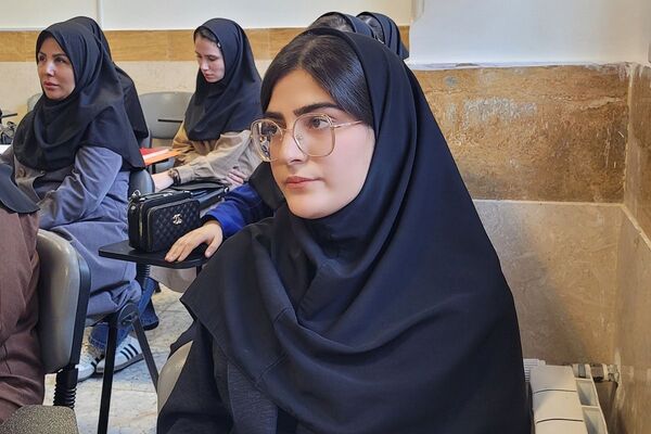 جلسه شورای معلمان دبیرستان نمونه دولتی ولایت
