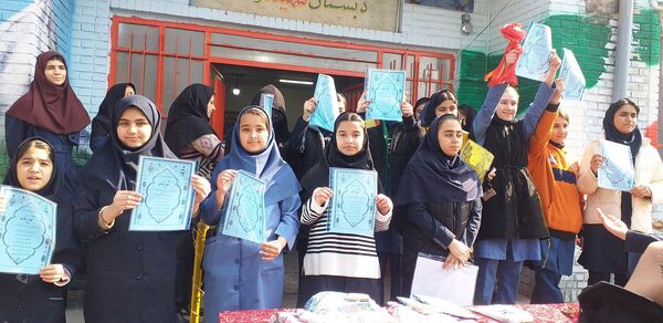 تقدیر از دانش آموزان برتر علمی، پرورشی، آموزشی و ورزشی در دبیرستان میثاق م