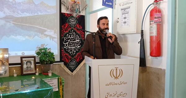 میزبانی دبیرستان نمونه دولتی شهید حاج قاسم سلیمانی شهرستان بن از شهید گمنام