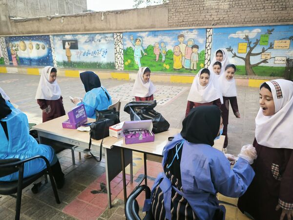 وارنیش فلوراید در دبستان شطیطه2