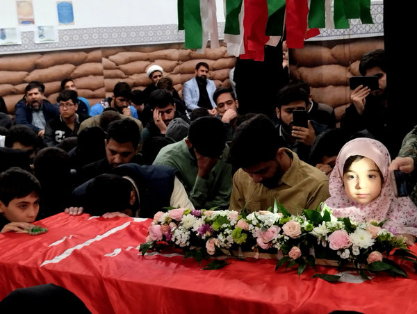 وداع با پیکر شهید «محسن صداقت» در معراج الشهدای قم