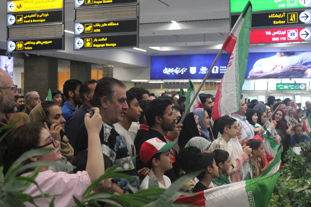 تیم ملی با استقبال هواداران وارد تهران شد