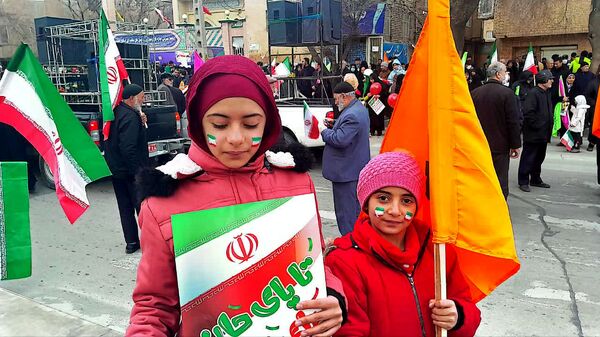 حضور اقشار مختلف جامعه در راهپیمایی پر شکوه ۲۲ بهمن سال ۱۴۰۴