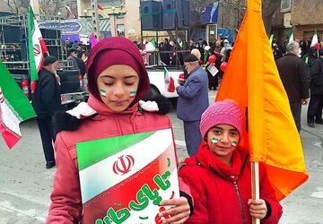 حضور اقشار مختلف جامعه در راهپیمایی پر شکوه ۲۲ بهمن سال ۱۴۰۴