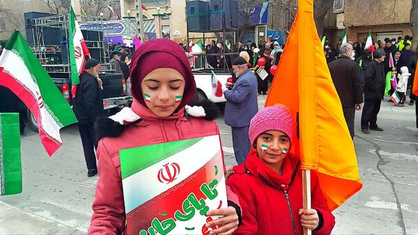 حضور اقشار مختلف جامعه در راهپیمایی پر شکوه ۲۲ بهمن سال ۱۴۰۴