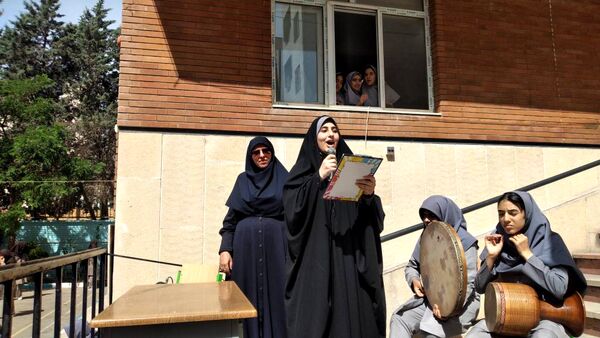 جشن روز معلم دبیرستان شهیده محبوبه دانش 