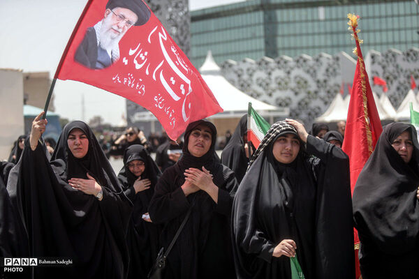 عاشورای حسینی در میدان امام حسین(ع)