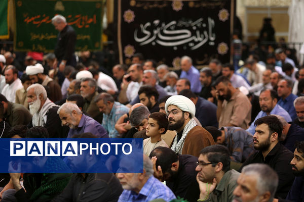 اجتماع لبیک یا حسین(ع) و گرامیداشت شهدای 15 خرداد در حرم حضرت معصومه(س)