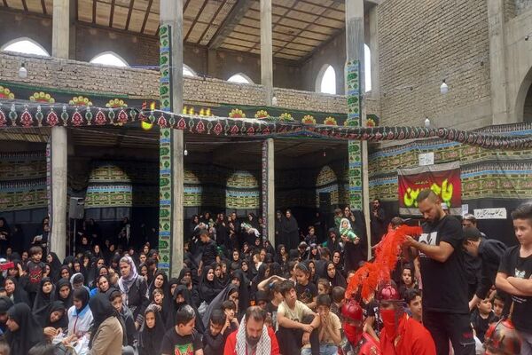 اجتماع بزرگ شیرخوارگان حسینی در شهرستان فاروج 