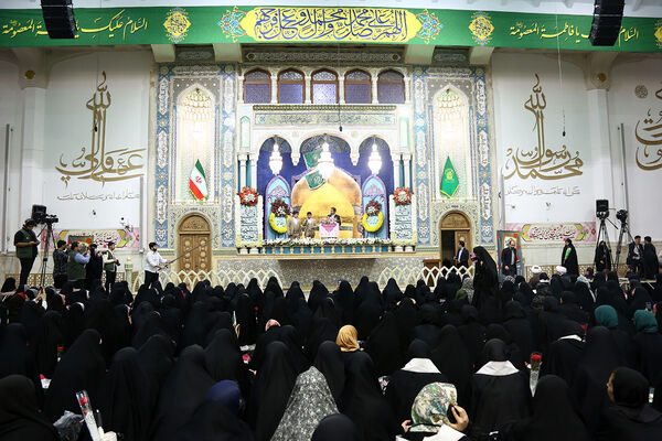 اجتماع بزرگ «عهد خواهرانه» با حضور 6 هزار دانشجوی دختر در قم