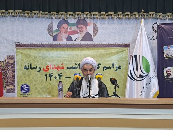 تقدیر از برگزیدگان دو رویداد رسانه‌ای «میثاق» و «سرباز مقاومت» در قم