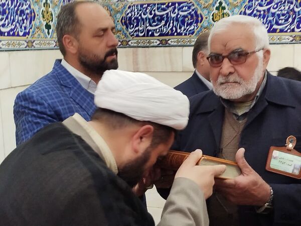 آیین غبارروبی ضریح مطهر امامزاده حمزه بن موسی کاظم (ع)