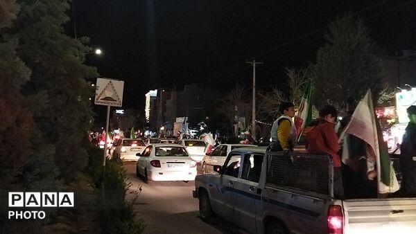 پرچم های ایران بر فراز بلوار فضل نیشابور قرار گرفت 