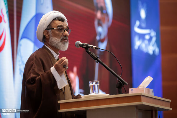 آیین بزرگداشت مقام استاد و سرآمدان آموزشی