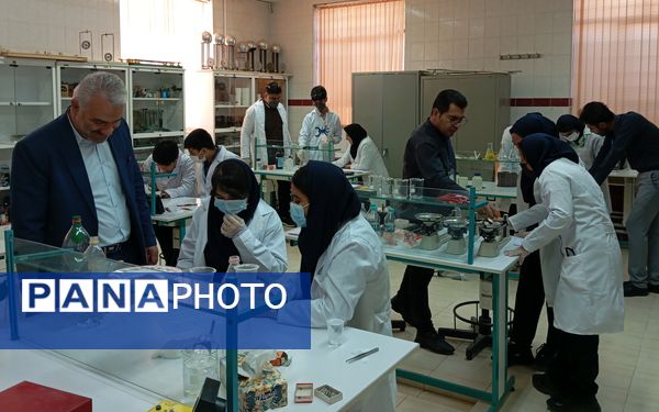 ۳۰ تیم دانش‌آموزی در مرحله استانی بیست و سومین دوره از مسابقات آزمایشگاهی به رقابت پرداختند