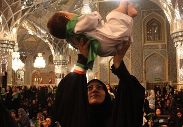 طنین لالایی مادران در حریم خورشید خراسان