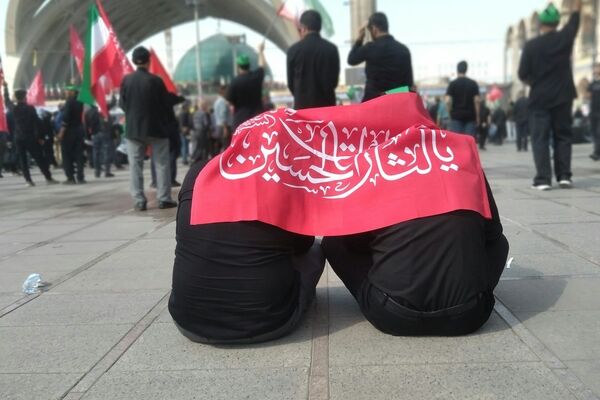 حضور دانش‌آموزان مدارس صدرای ولایت و شاهد فرقانی بناب در تشییع رهبر شهید