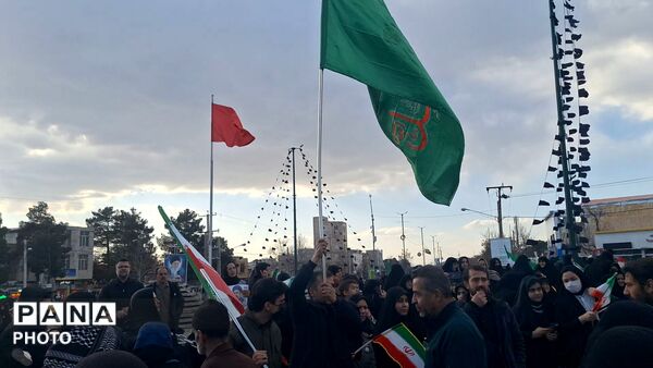 مراسم بیعت مردم ملایر با آیت‌الله سید مجتبی خامنه‌ای