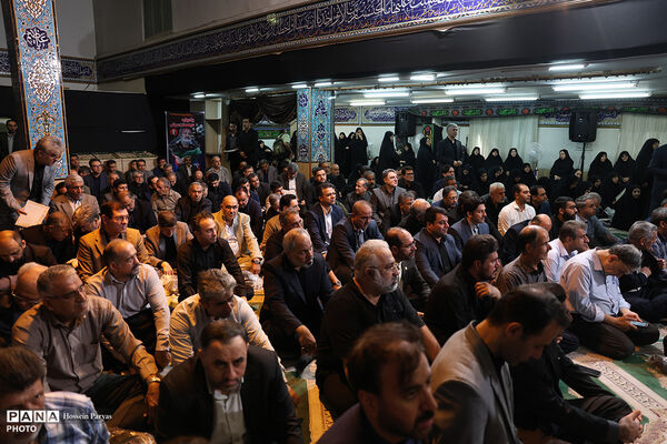 مراسم بزرگداشت رهبر شهید انقلاب و شهدای جنگ تحمیلی