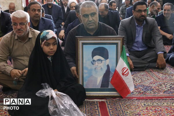 بزرگداشت رهبر شهید ایران در مسجد حظیره استان یزد