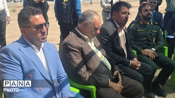  آیین کلنگ‌زنی مدرسه ۶ کلاسه وحشی بافقی در بافق