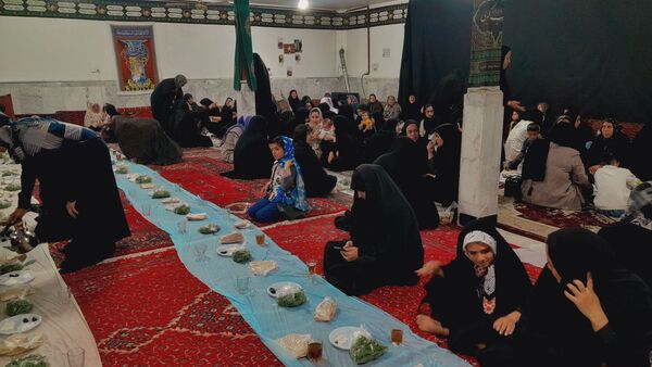 افطاری به مناسبت شب قدر در مسجد چهارده معصوم الغدیر 