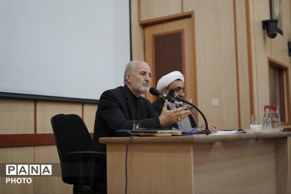 نشست کمیته رسانه و فضای مجازی مراسم تشییع رهبر شهید در قم