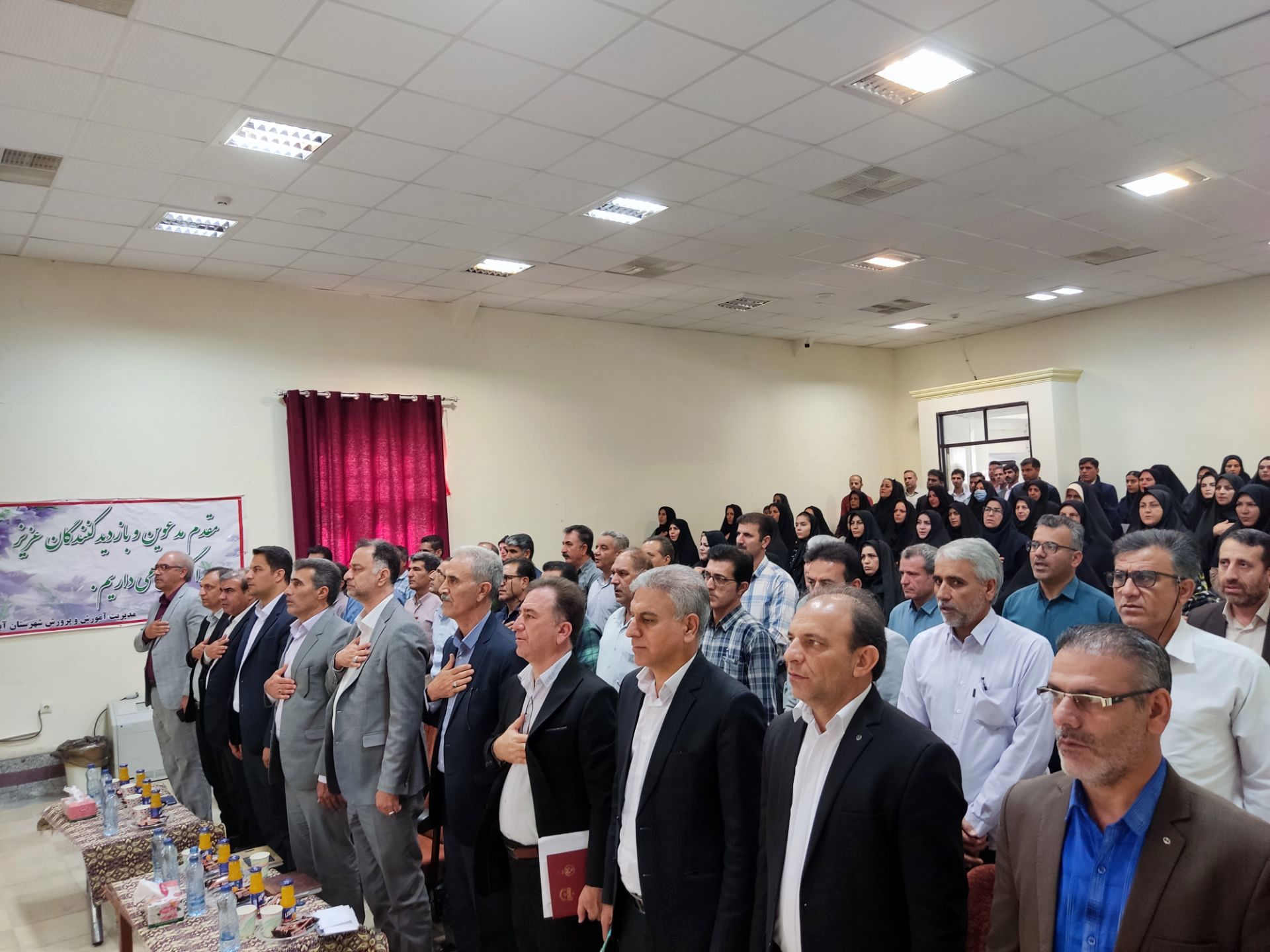 معاون وزیر آموزش و پرورش با مدیران مدارس شهرستان آبدانان دیدار کرد