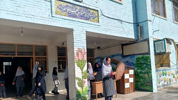 جشن میلاد حضرت زینب (س) و روز پرستار در دبستان پنجم مهر