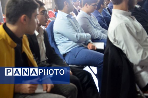 کارگاه آموزشی خبرنگاری پسران منطقه 6