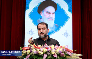 «معلم» محور اصلی سیاست‌ها و تغییرات آموزشی کشور است/ تحقق تحول بنیادین در آموزش و پرورش نیازمند توجه به حلقه میانی و نهادهای اجتماعی باورمند و اندیشمند است