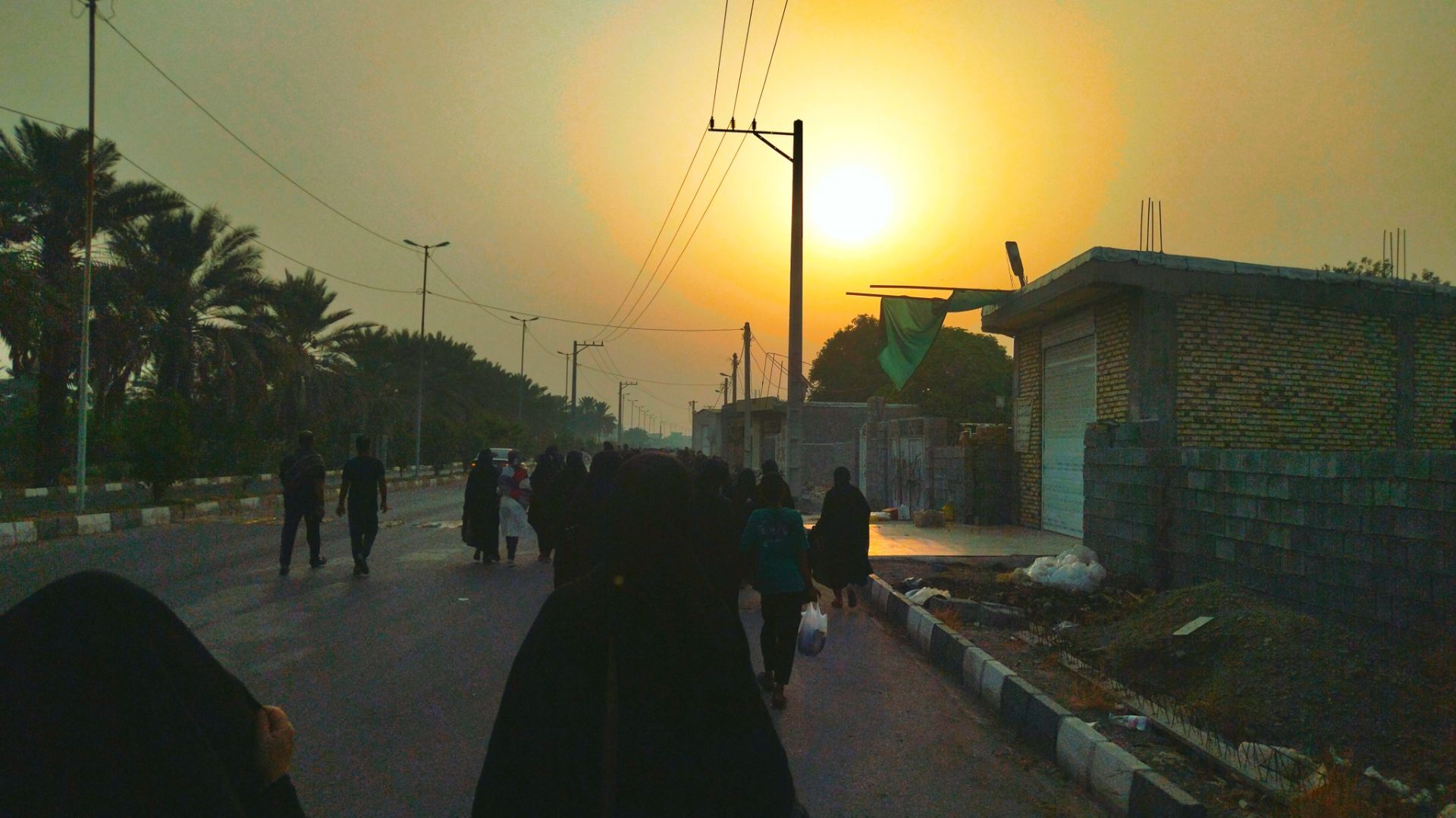 جاماندگان اربعین در مسیر شاه قطب‌الدین حیدر شهرستان رودان